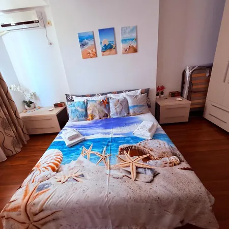 Summerland Niki Mamaia
